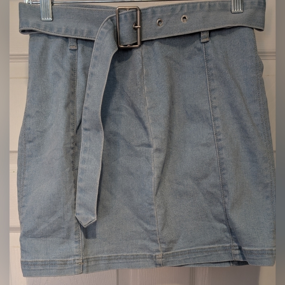 PacSun NWT $45 Women's Size 27 Light Blue Denim Belted Mini Skirt Cotton Blend
